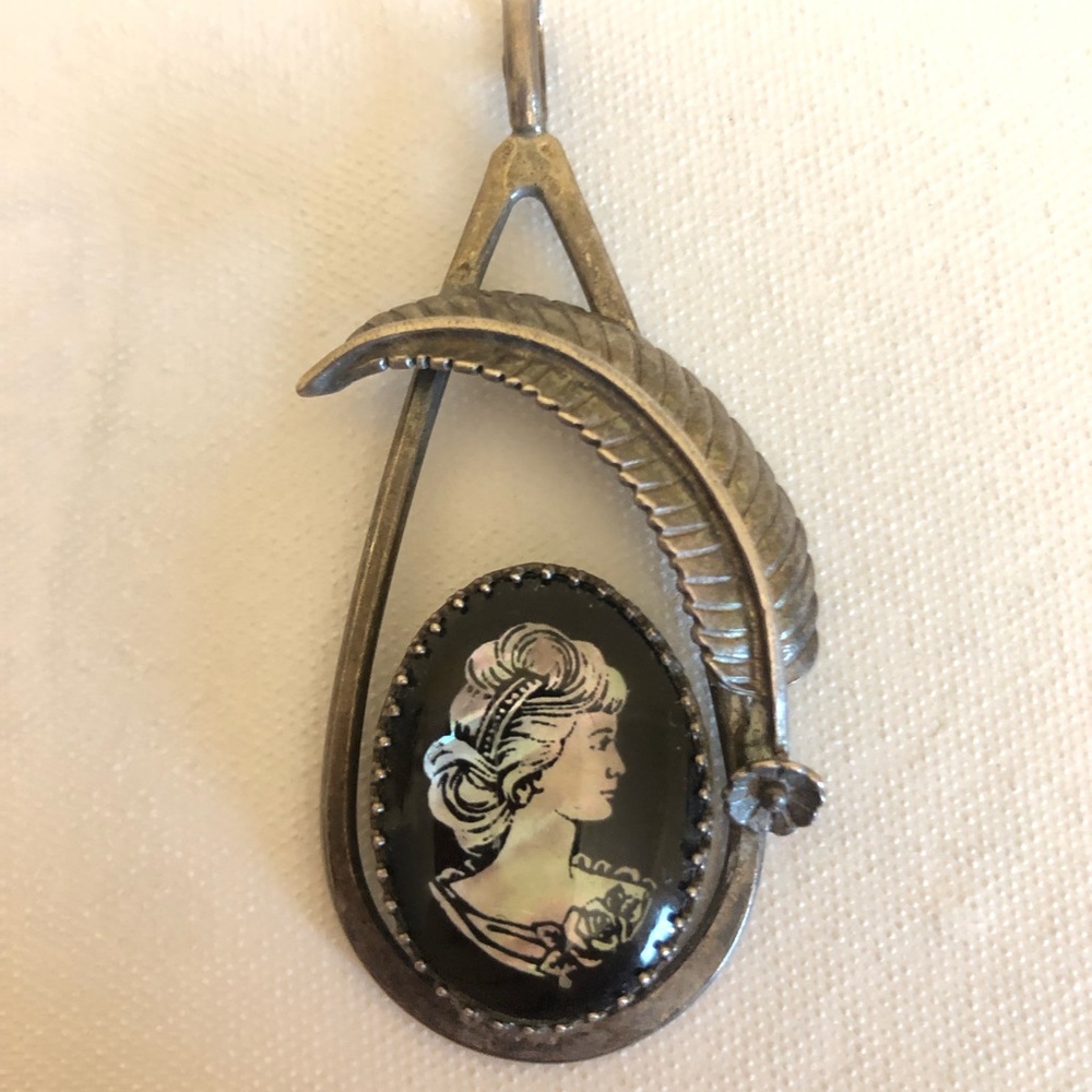Vintage sterling silver glass cameo pendant